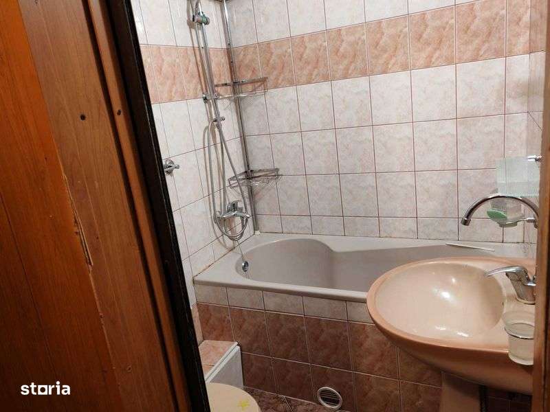 Apartament 3 camere-cvartal Onesti - Imagine principală: 5/8