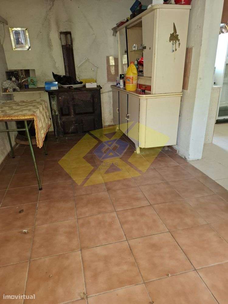 Moradia T3 em Borba da Montanha (Celorico de Basto)-8