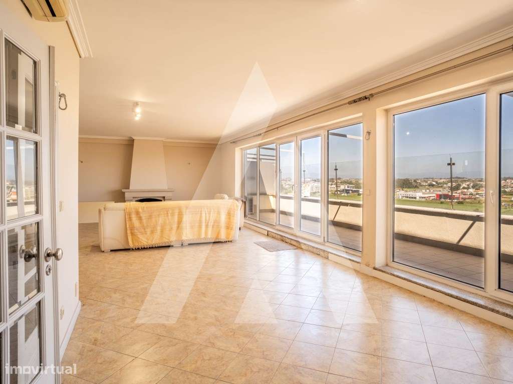 Apartamento T4 com Terraço de 90 m² no Centro de Aveiro-18