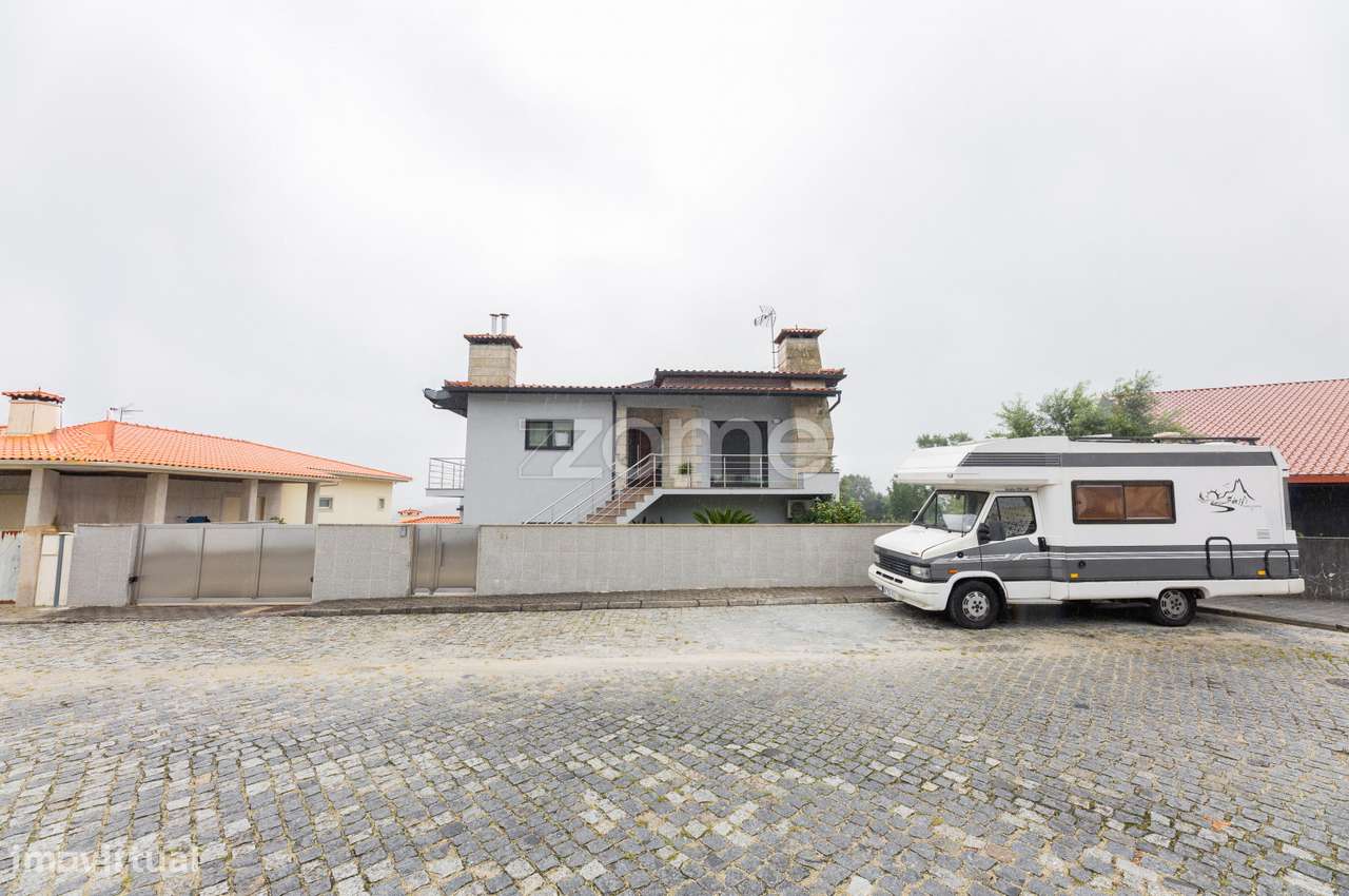 Moradia Individual com dois Andares Independentes, ambos T3 em Tadim. - Grande imagem: 4/50