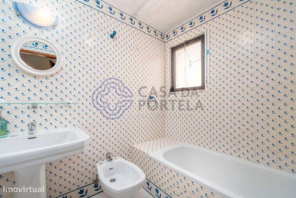 Magnífica Moradia T3 com Vista Mar e Localização Estratégica – Loulé-7
