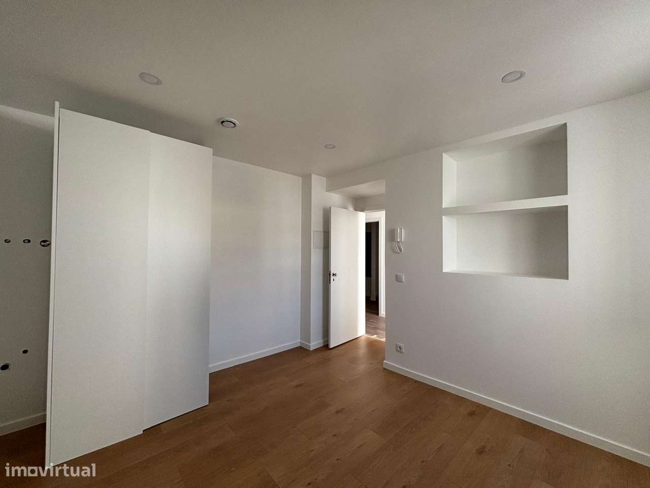 venda de magnifico prédio na Rua da Matemática (4 T0´s e 5 T1's)-11