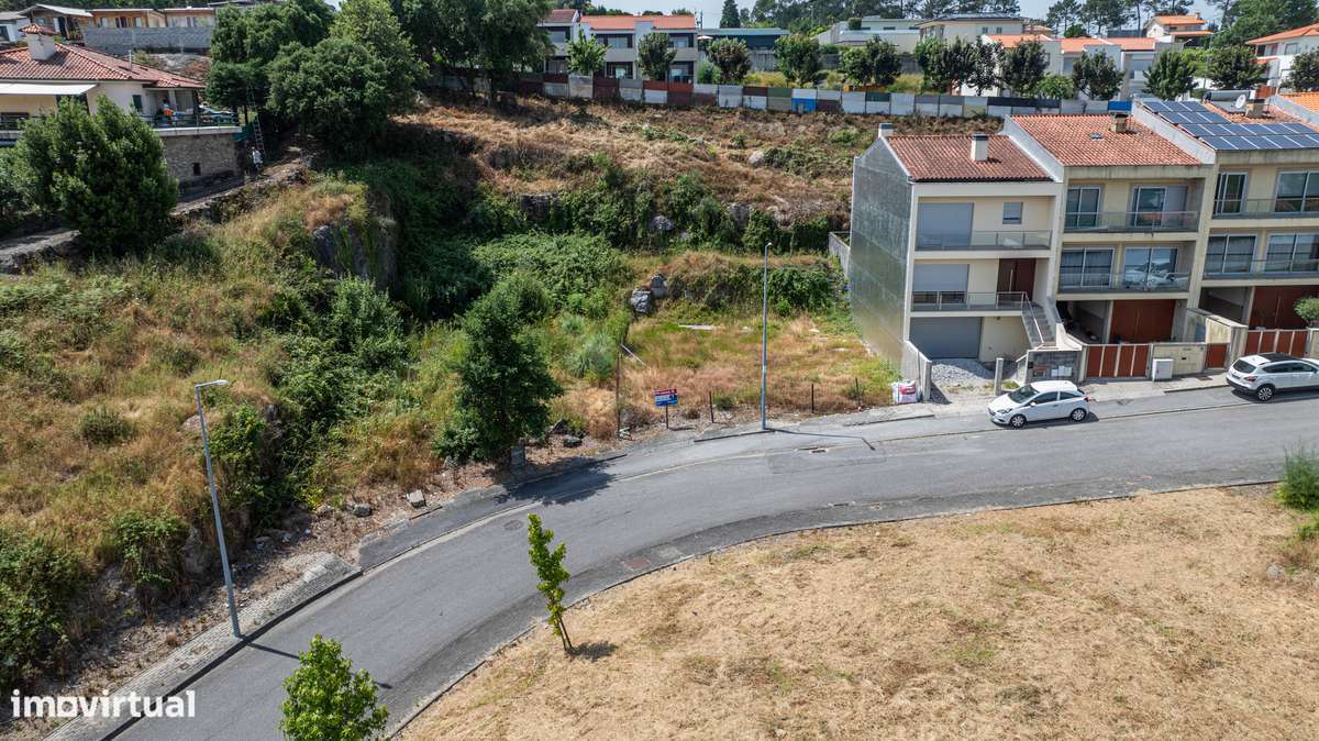 Lote para construção de moradia em banda - Grande imagem: 3/14