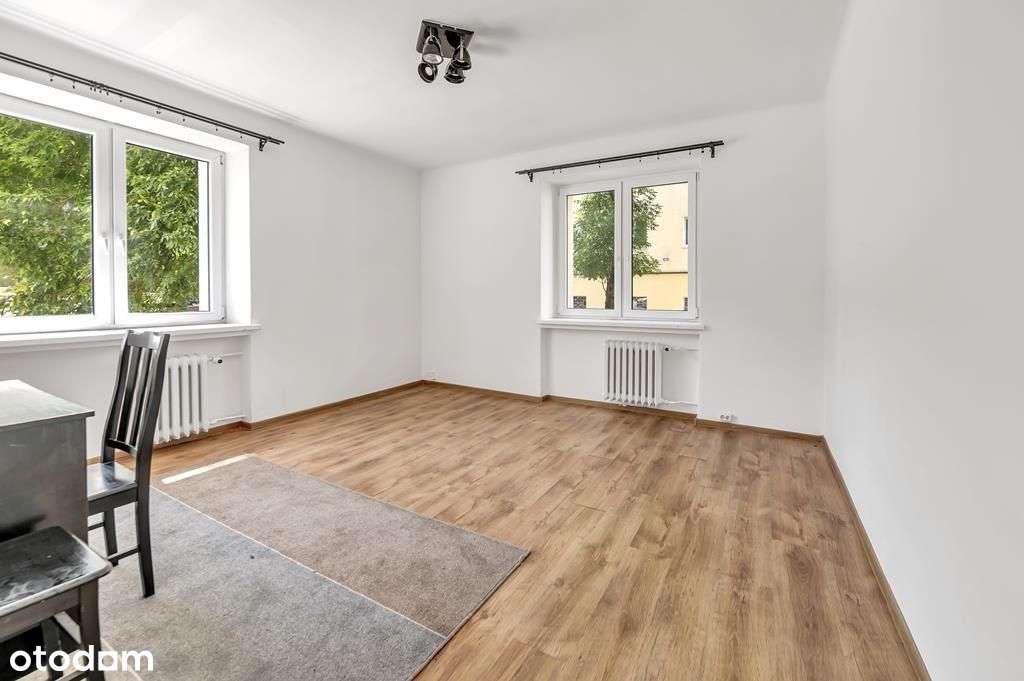 Doskonała lokalizacja np. pod wynajem-1