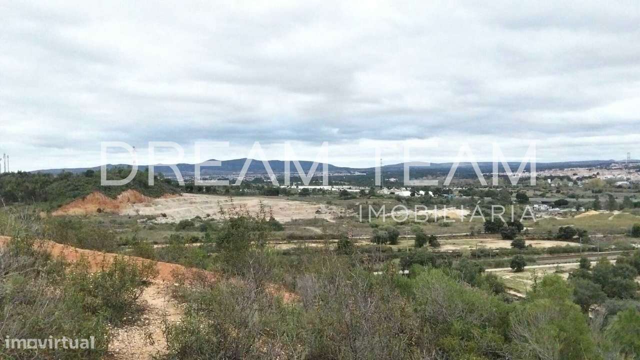 Terreno Urbano para Construção – Palhais-Coina | Viabilidade para 27 F-18