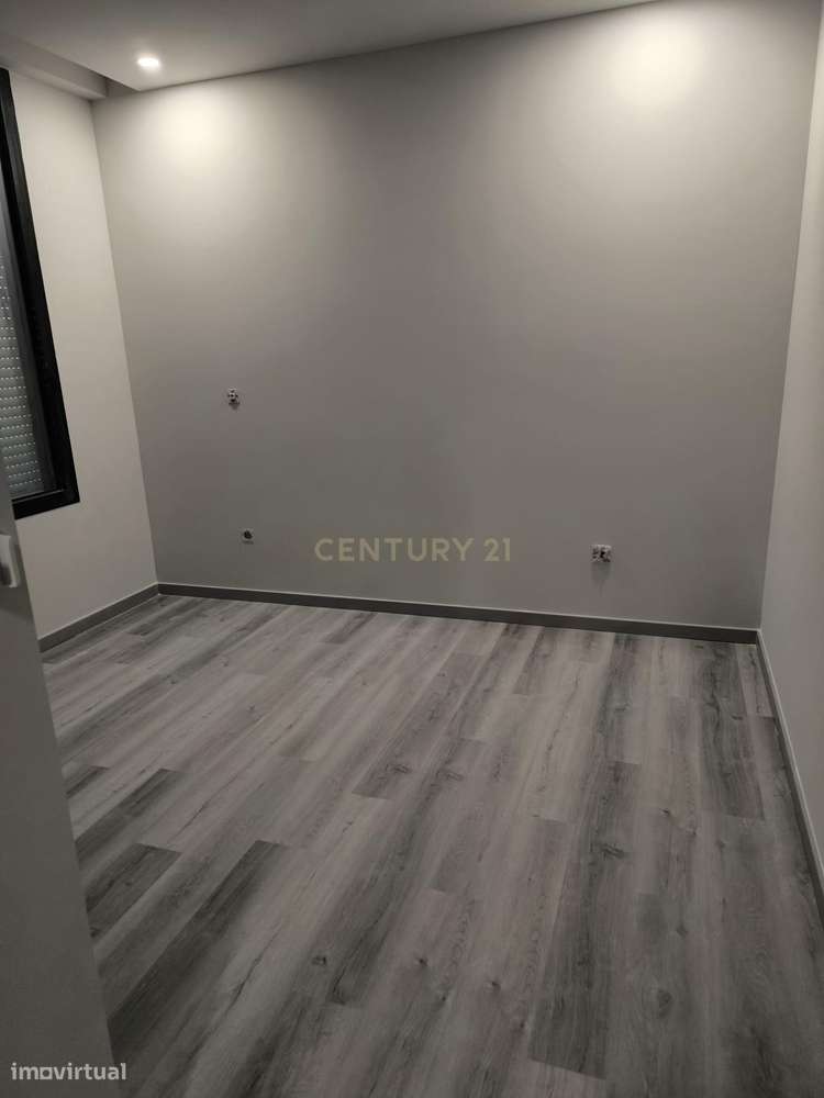 Apartamento Renovado em Bragança - União das Freguesias de Sé - Grande imagem: 4/6