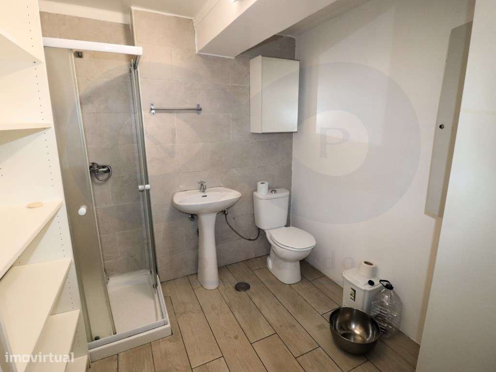 Churrasqueira equipada e pronta a funcionar.-6