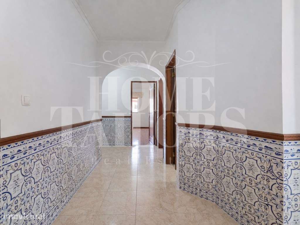 Apartamento T3 com ótimas áreas, no Estoril.-11