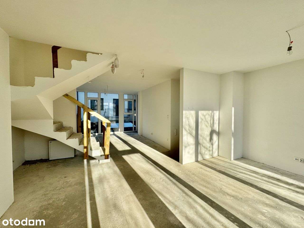 Idealny dla rodziny! 6-pokojowy segment z ogródkie-0