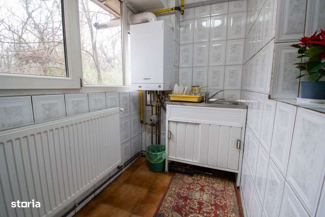 Stefanestii de Jos, 3 camere 70 mp,2 bai,centrala proprie,etaj 1/2,Com-13