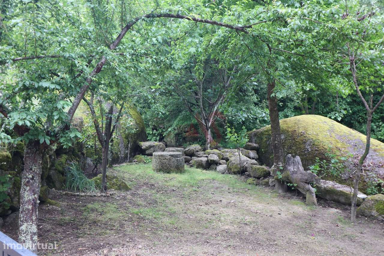 Moinho Transformado em T0 junto ao Rio – Refúgio na Natureza-9