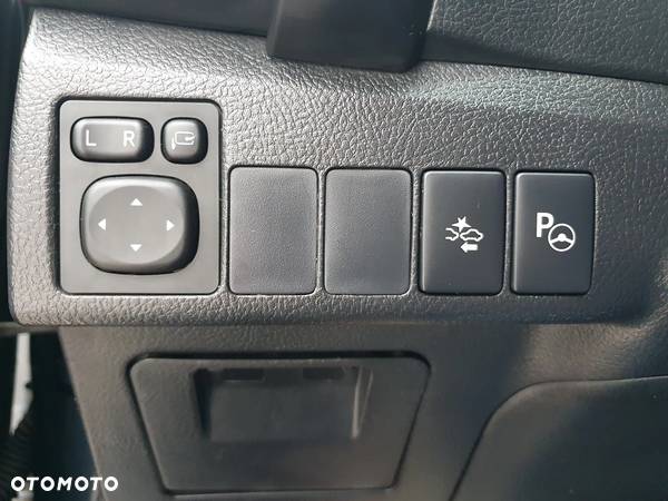 Toyota Auris 1.8 VVT-i Hybrid Automatik Design Edition - 25