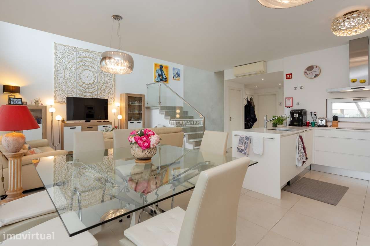 LUXUOSA VILLA V3 + 1 COM PISCINA E GARAGEM PRIVATIVA SITUADA NA CORREE-11