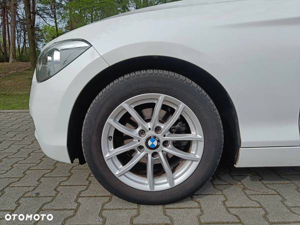 BMW Seria 1 114i - 4