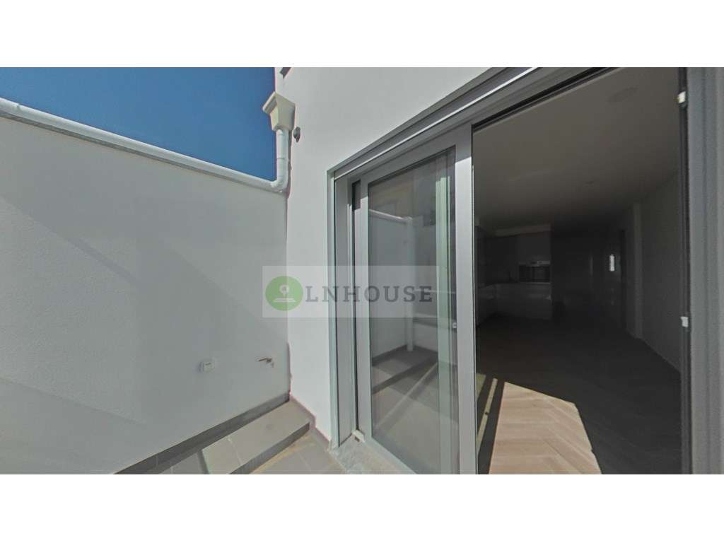 Apartamento de tipologia T1 novo a 250 m da praia de Monte Gordo.-24