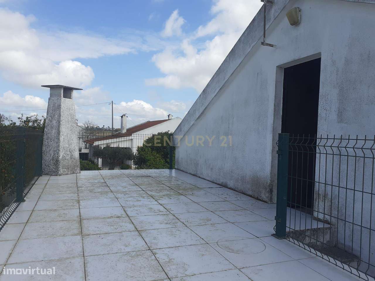 Exclusivo | Terreno com Benfeitorias em Santo Isidro de Pegões-6