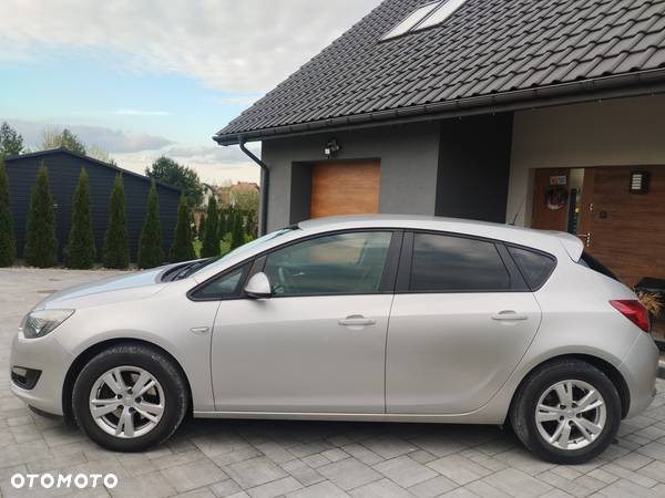 Opel Astra IV 1.6 CDTI Enjoy - 3