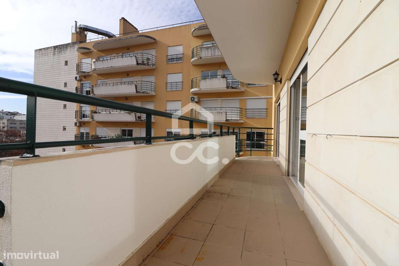 Arrenda-se apartamento T2 no Vale das Flores - Grande imagem: 5/15