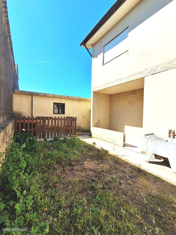 Moradia T3 Geminada com jardim e garagem em Gavião - V. N. Famalicão-10