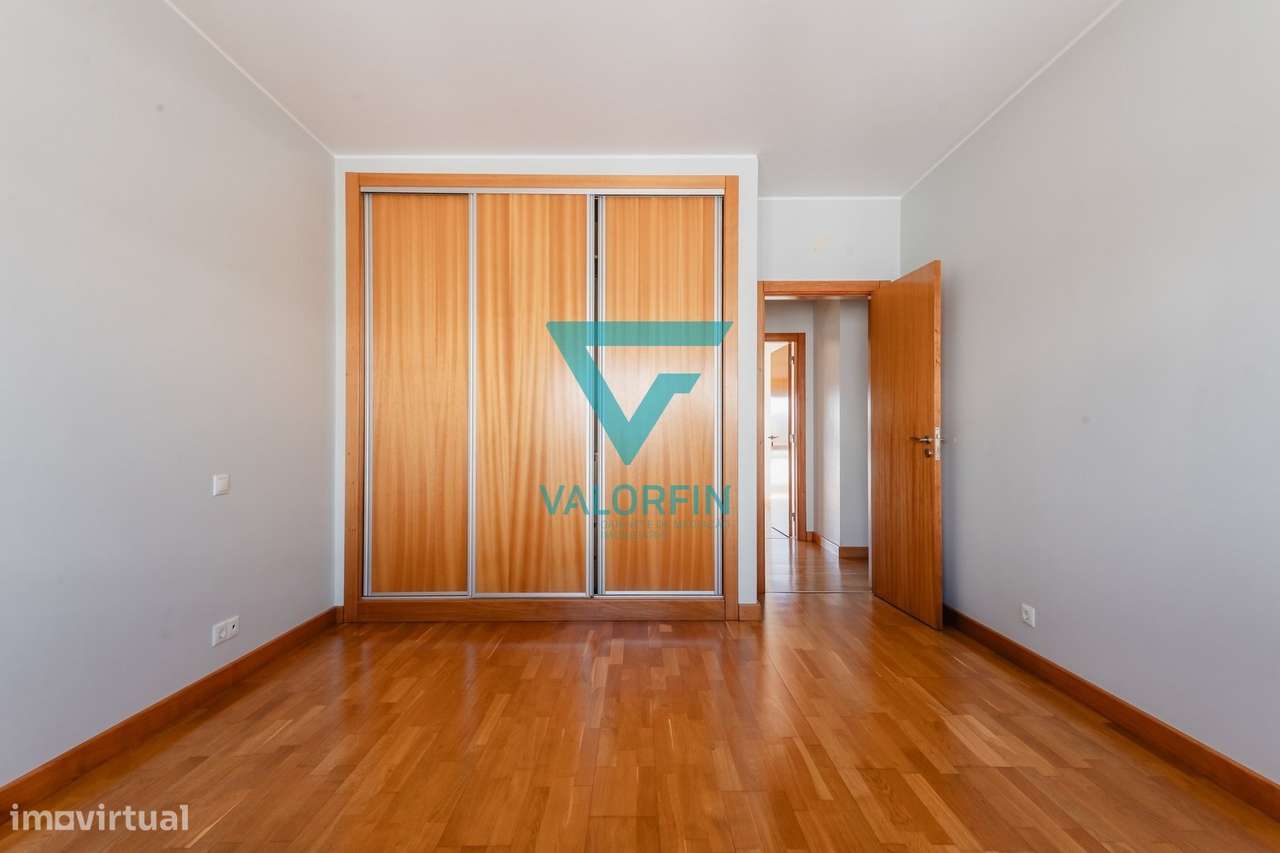 APARTAMENTO T3 com vista para o Mosteiro da Batalha-18