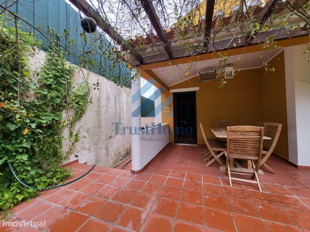 Moradia V5 com jardim, piscina e ginásio no centro de Coruche-8