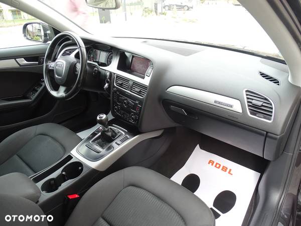 Audi A4 Avant 2.0 TDI DPF quattro Ambiente - 12