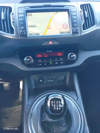 Kia Sportage 1.7 CRDi ISG More Edition - 10