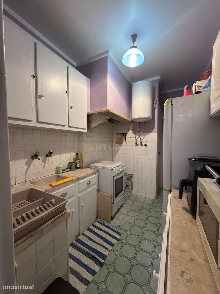 T2 no centro da Amadora, junto ao Babilónia e Metro-28