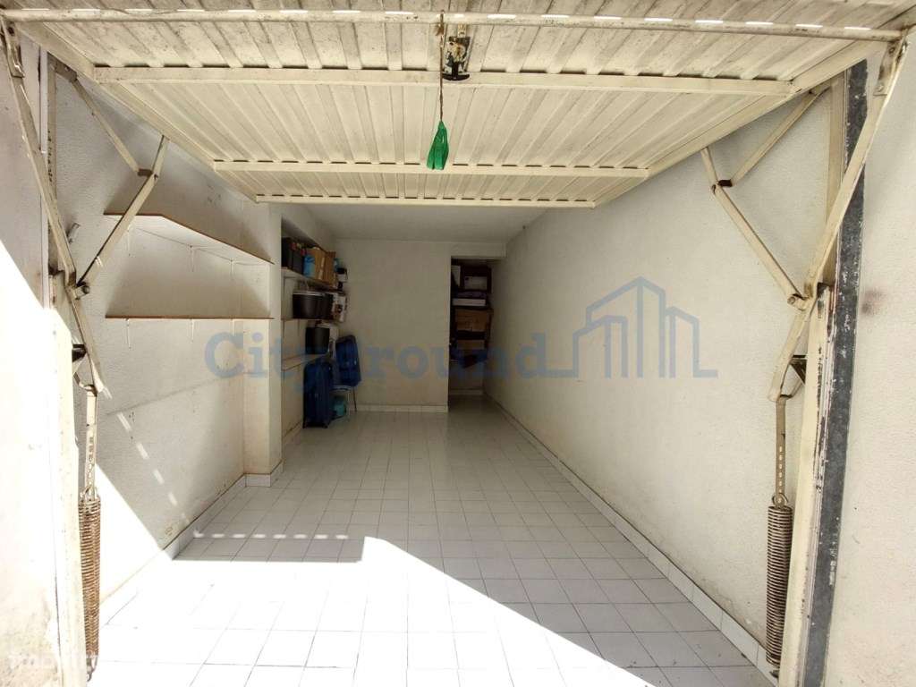 Garagem privada em prédio de Caldas da Rainha - Grande imagem: 5/16