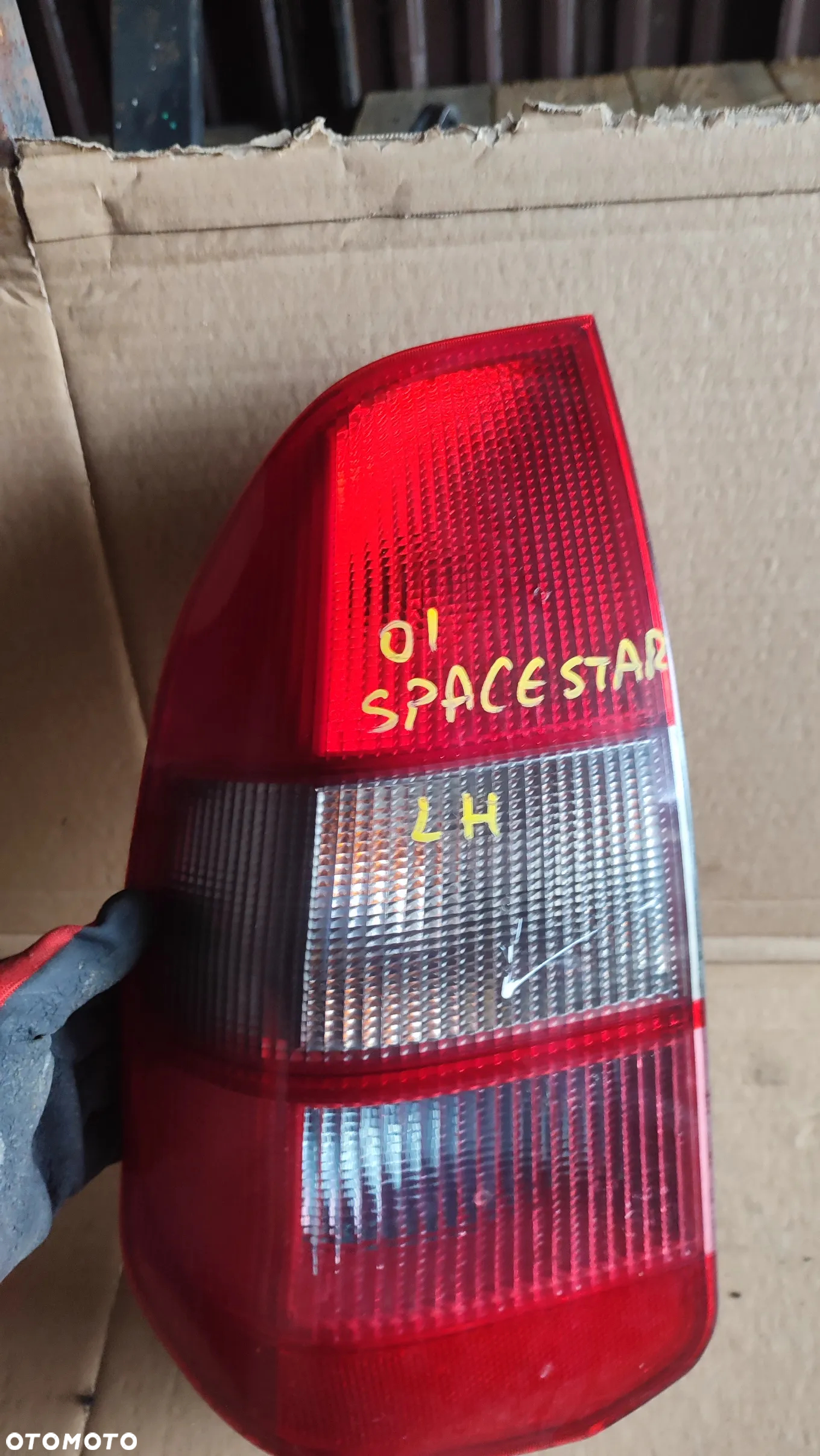 Lampa lewa tylna tył MITSUBISHI SPACE STAR - 3