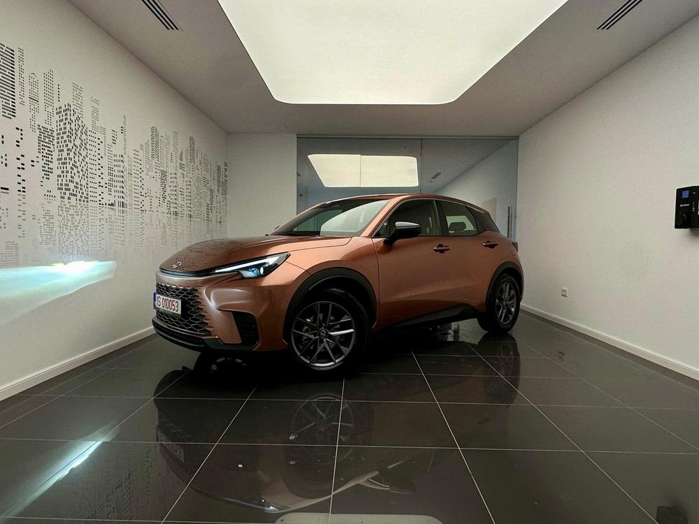 Lexus LBX 1.5 HEV 4x2 CVT Business 2026