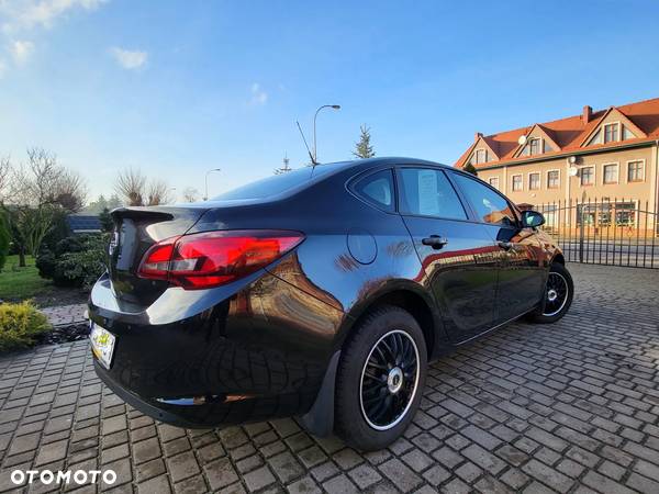 Opel Astra IV 1.6 Business EU6 - 4