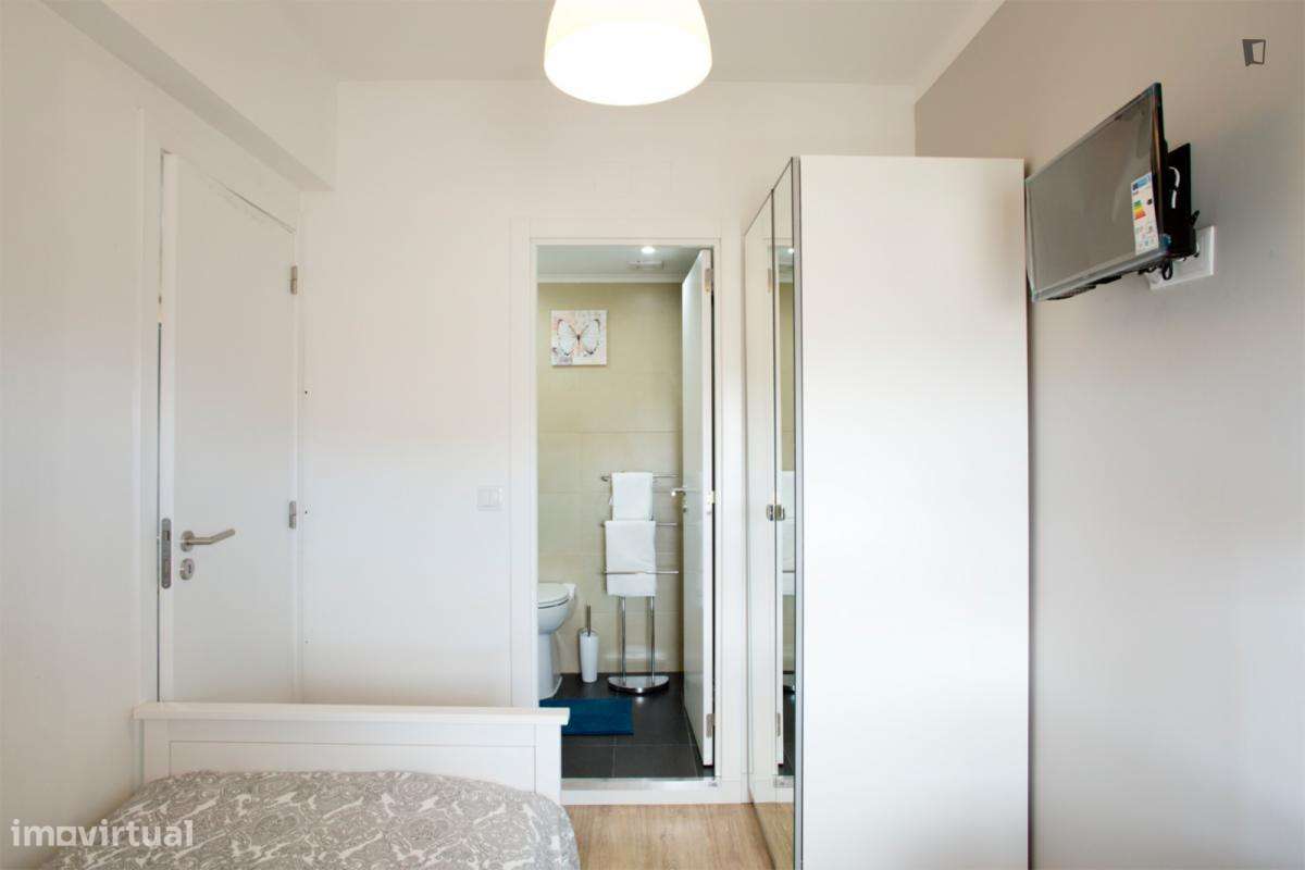 Quarto - localizado em Chelas Lisbon - Grande imagem: 2/5
