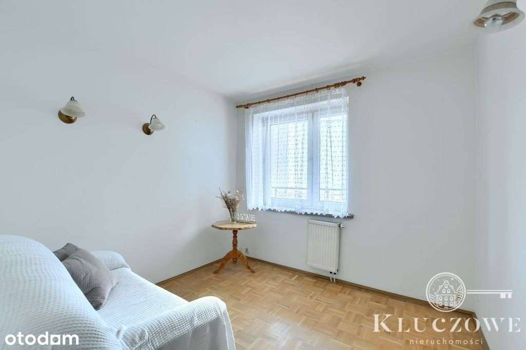 Ul. Pck, dwupoziomowe + m. postojowe w hali-7