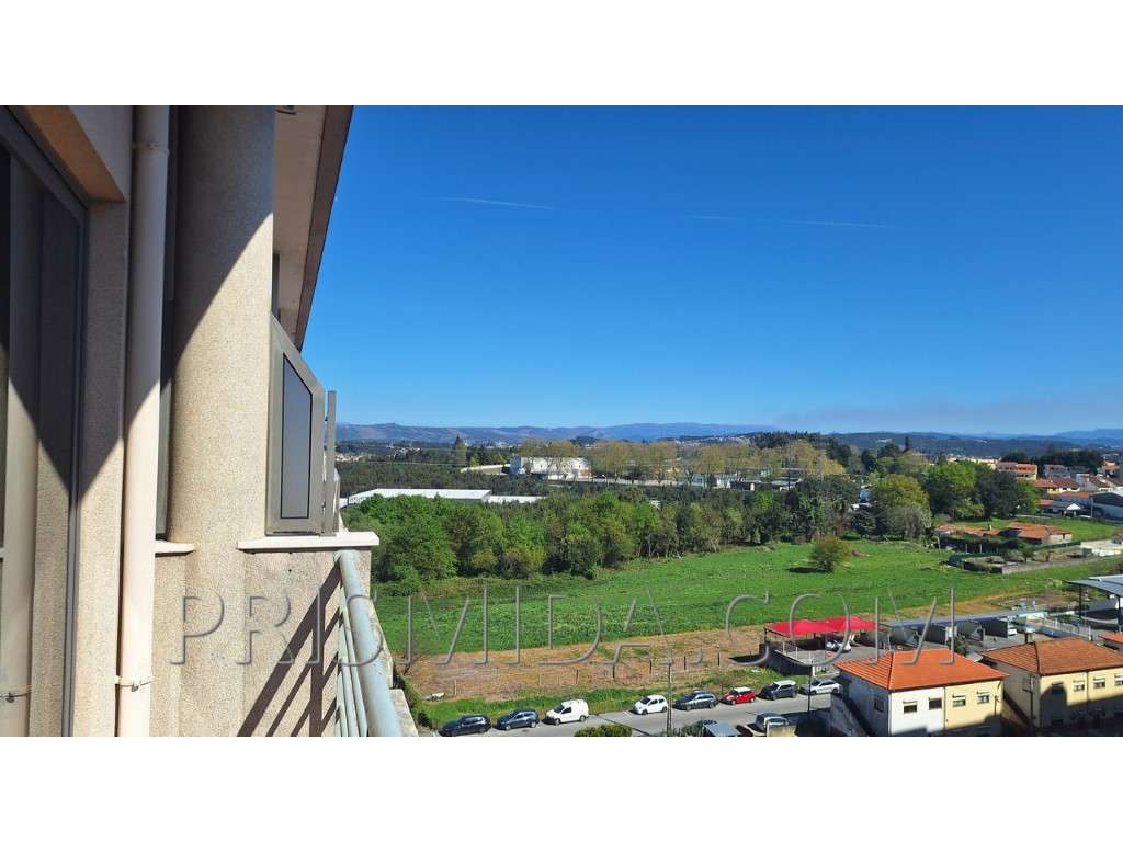 Duplex T4+office Renovado | Bi-Familiar | Terraço c/Churrasqueira - Grande imagem: 5/27