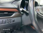Toyota Avensis 1.8 Premium - 11