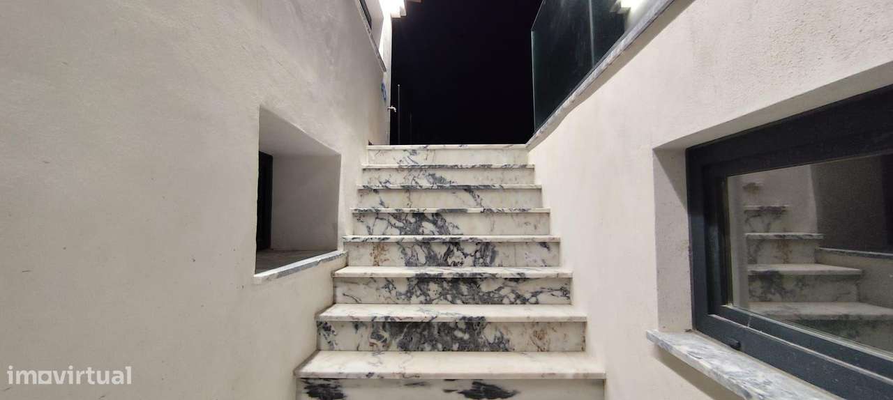Moradia T3 de Charme Totalmente Renovada | Moledo – Lourinhã-7