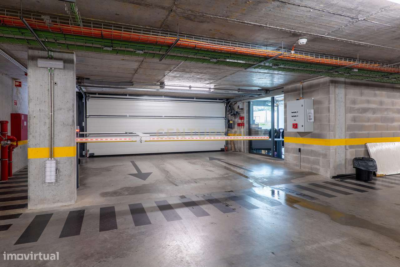 Apartamento T2 praticamente novo , nas Antas, Porto-38