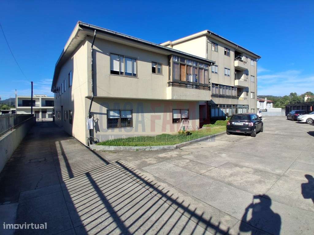 T3 em Remodelação com Garagem/Box e Varanda Rio Tinto-11