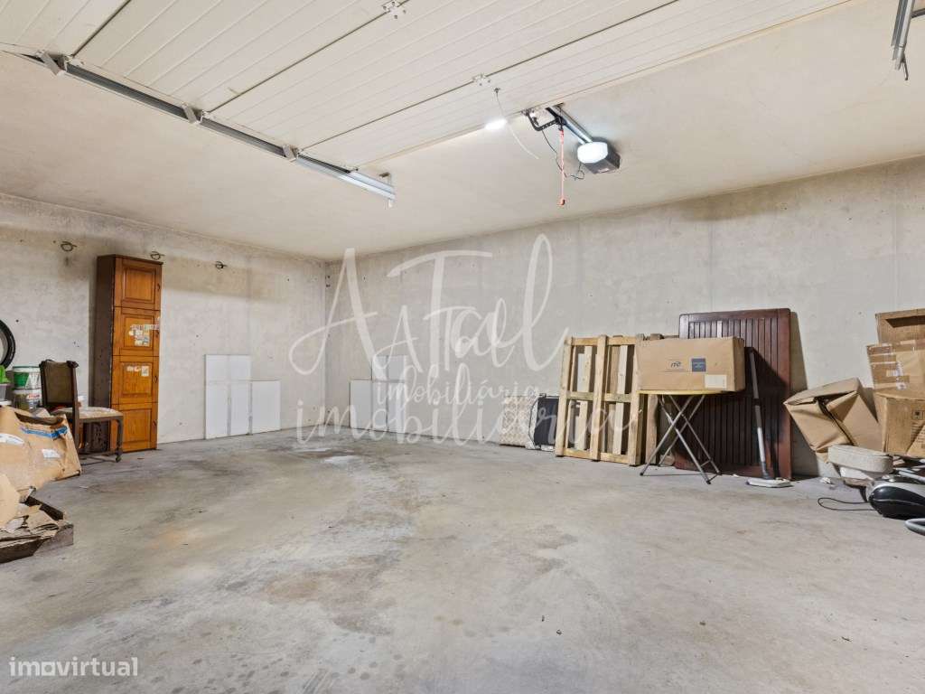 Duplex T5 no centro de Ponte de Lima com terraço panorâmico e 2 gar...-44