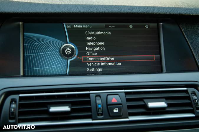 BMW Seria 5 520d Touring Sport-Aut. - 35