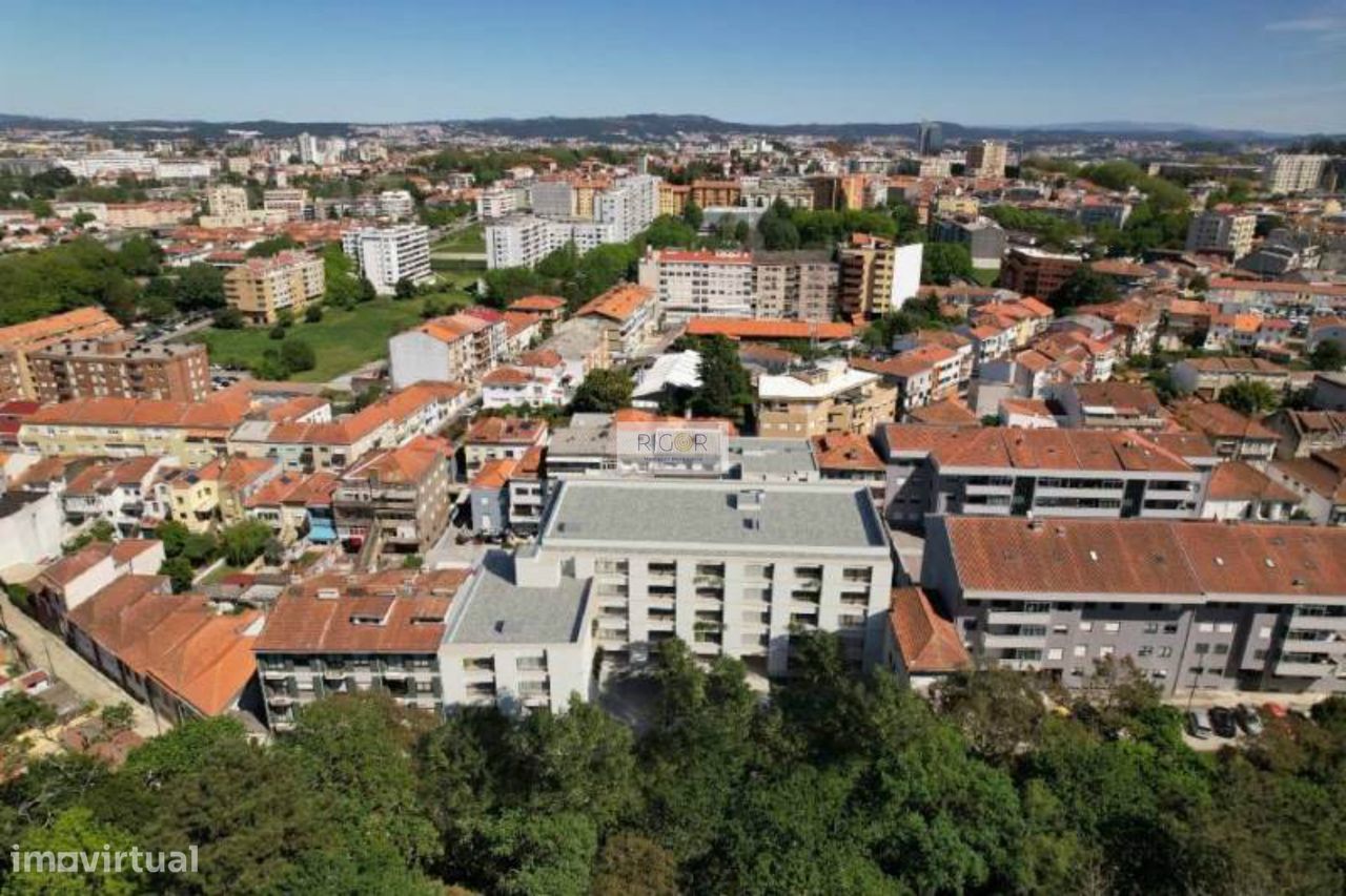 Apartamento T2 com varanda em construção ao Parque do Covelo.