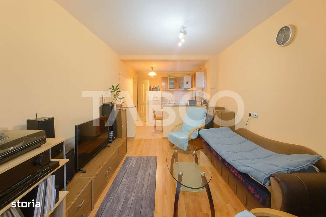 Apartament decomandat de vanzare 3 camere balcon parcare si curte - Imagine principală: 3/13