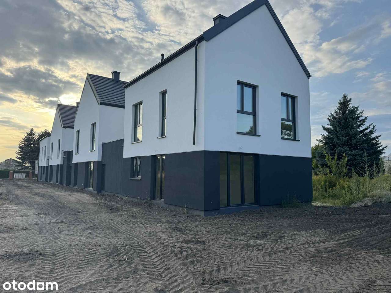 Dom blisko Warszawy, tuż przy Kampinosie | 5 pokoi | Stare Babice - Pełny obrazek: 2/8