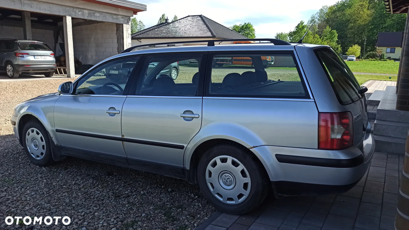 Volkswagen Passat 1.9 TDI Comfortline - 11