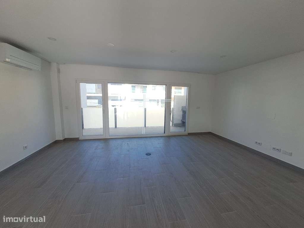 Moradia geminada T4, arquitetura contemporânea com garagem - Vale d... - Grande imagem: 3/29