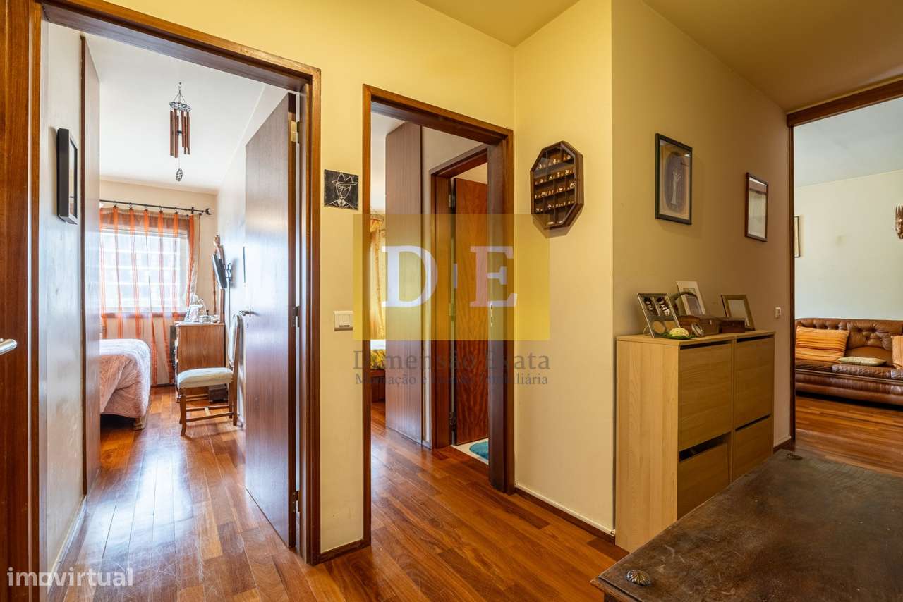 Apartamento T3 em Zona Nobre de Requesende em Ramalde-13