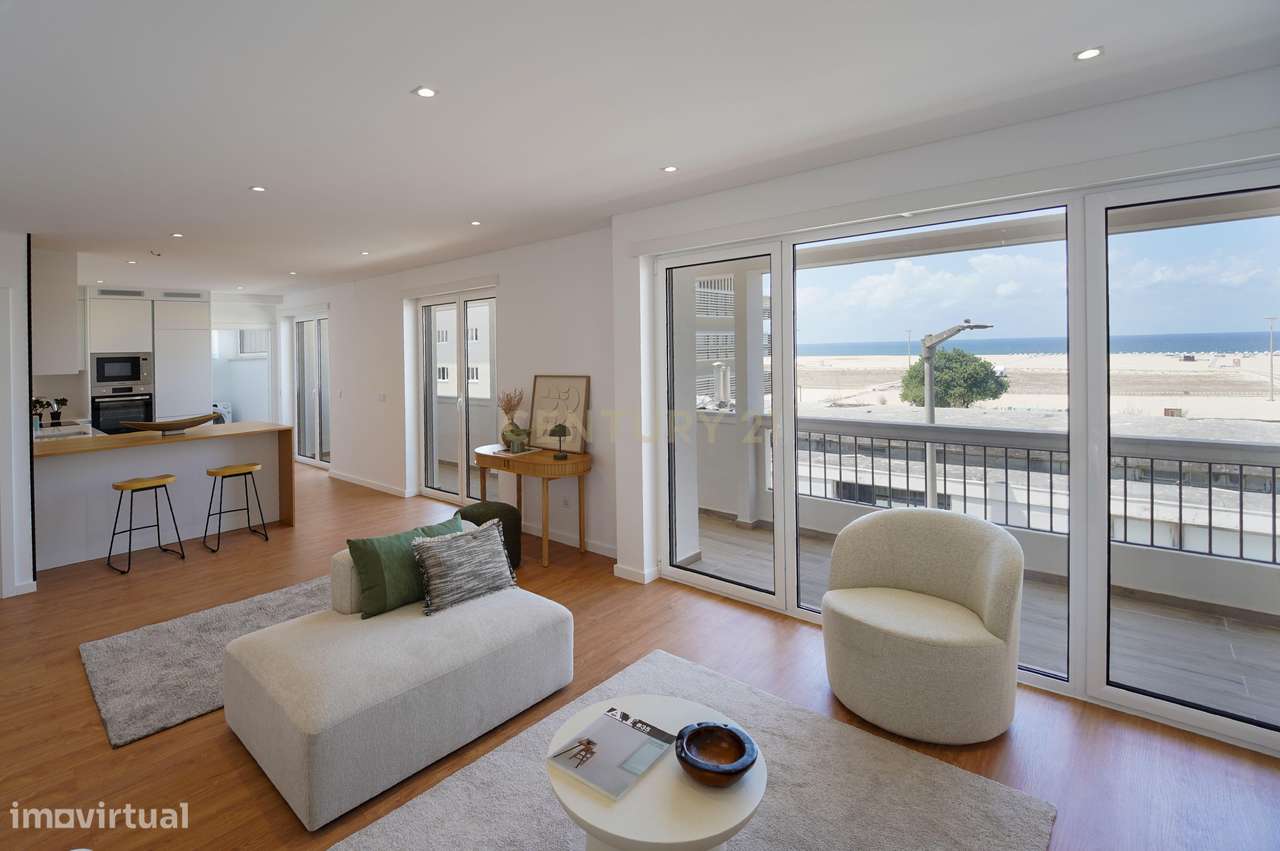 Apartamento T3 frente ao mar-0