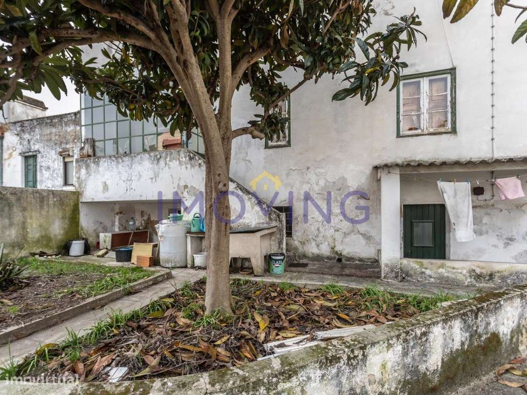 Prédio, moradia e garagens para Investimento-5