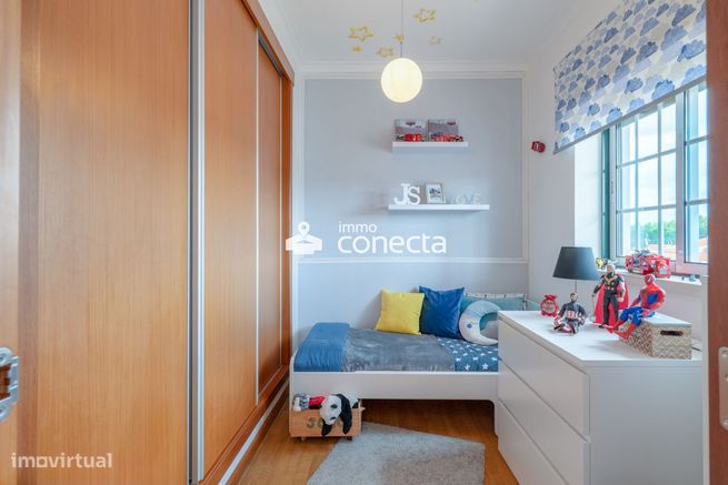 Moradia Geminada T4 com churrasqueira na Marinha Grande - Leiria-51